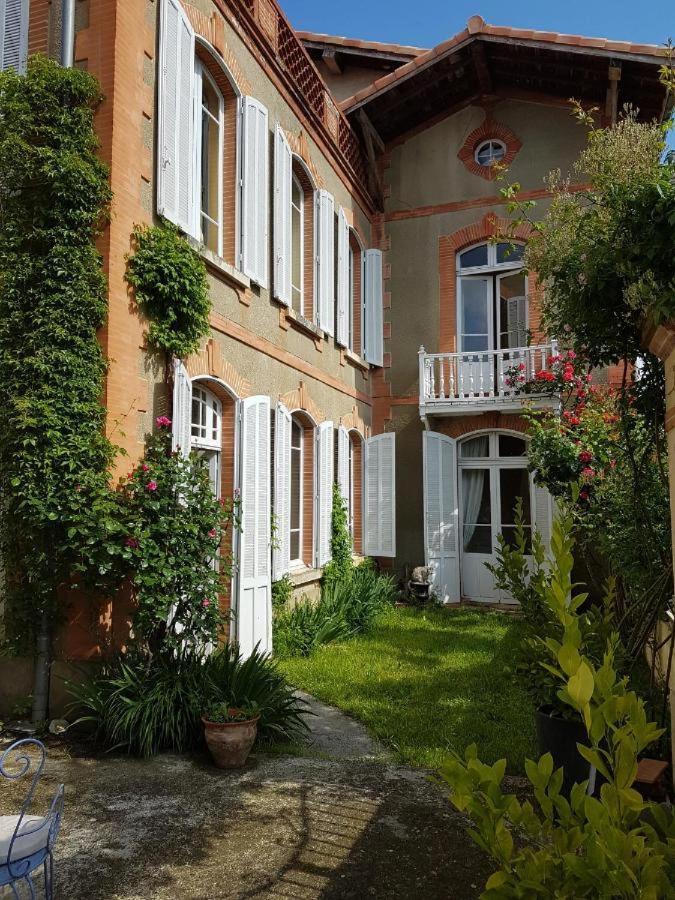 B&B Le Domaine Des Marcoujans Saint-Elix-le-Chateau Exterior photo